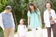 怎么讓孩子學(xué)習(xí)的成績(jī)跟興趣提高？