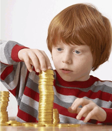 很多父母對孩子都是抱著“望子成龍，望女成鳳”、“愛子心切”、“恨鐵不成鋼”等理由對孩子進行抱怨孩子，覺得自己的孩子不夠好，特別聽到朋友的孩子學(xué)習成績很好的時候，發(fā)現(xiàn)自己的孩子成績不夠好的時候，就會抱怨自己的孩子學(xué)習成績不好，就會覺得孩子不行。