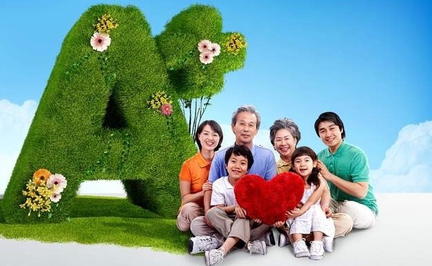 愛通天下教育專員認為：對于單親爸爸，這樣要非常小心，一定要注意在付出愛的時候要讓孩子接收得到。有時候出差的時候不一定要買禮物，打個電話也是不錯的。