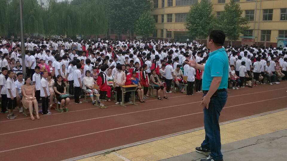 為進(jìn)一步提高學(xué)校學(xué)生家長(zhǎng)的教育教育理念，提高孩子學(xué)習(xí)動(dòng)力。