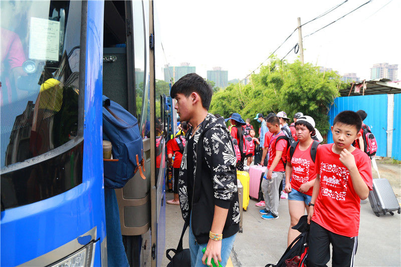 少年演講家新加坡游學(xué)贏