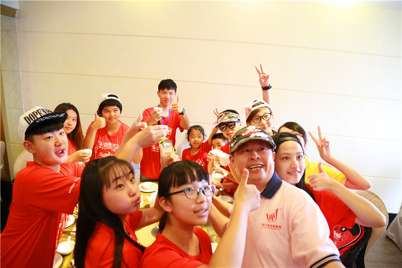 少年演講家新加坡游學(xué)贏