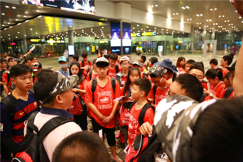 少年演講家新加坡游學(xué)贏