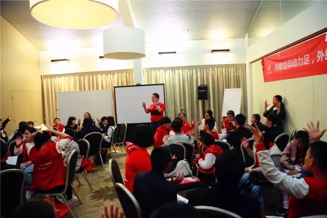 他驚嘆我的自信，我鐘愛他的柔情