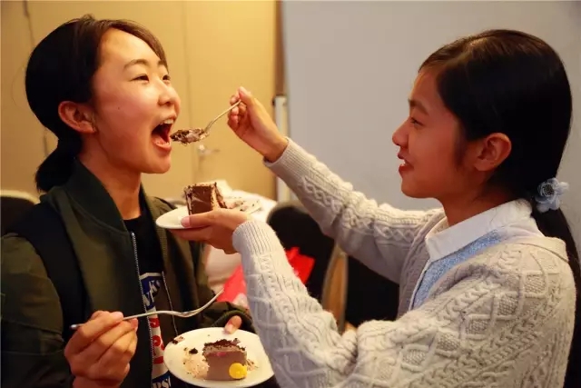 他驚嘆我的自信，我鐘愛他的柔情