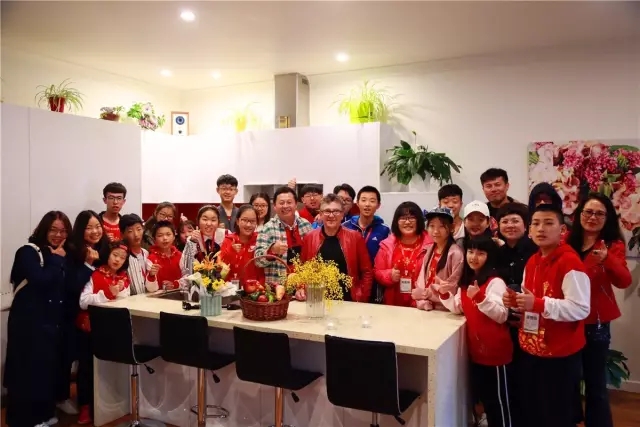 他驚嘆我的自信，我鐘愛他的柔情