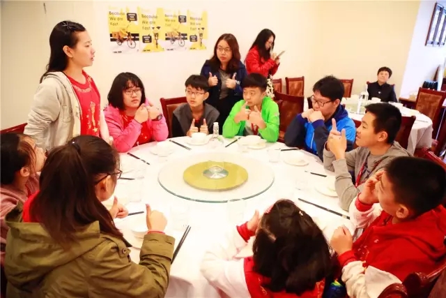 他驚嘆我的自信，我鐘愛他的柔情